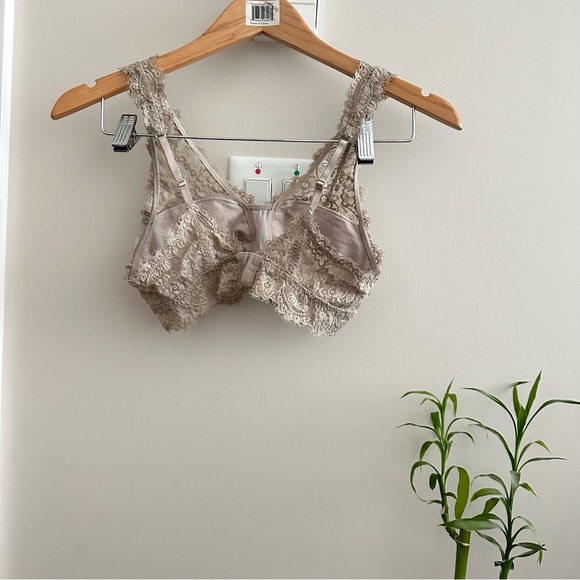 Aerie Nude Eyelash Lace Plunge Bralette - Picture 6 of 8